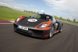 Porsche 918 Spyder photo gallery